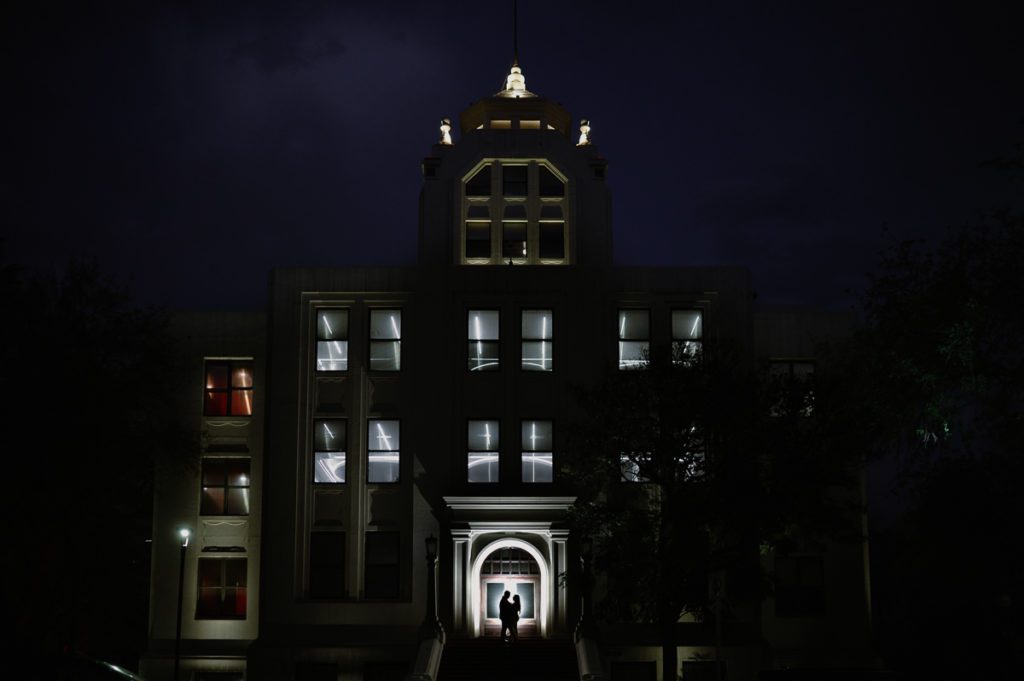 sesion-casual-novios-en-el-centro-monterrey