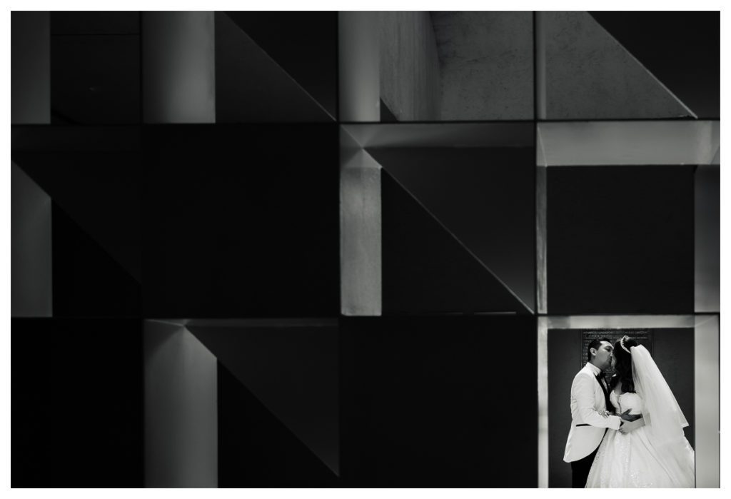 Fotografo-de-bodas-en-monterrey-sesion-formal-museo-marco